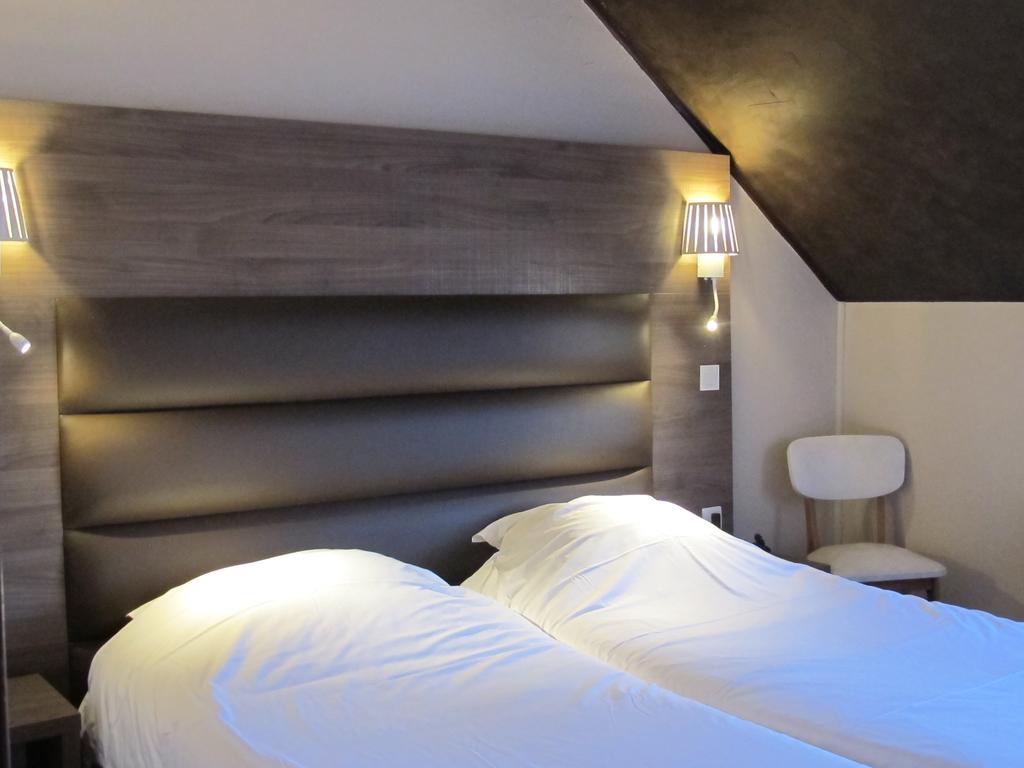 Logis Deshors-Foujanet Hotel Chamboulive ภายนอก รูปภาพ