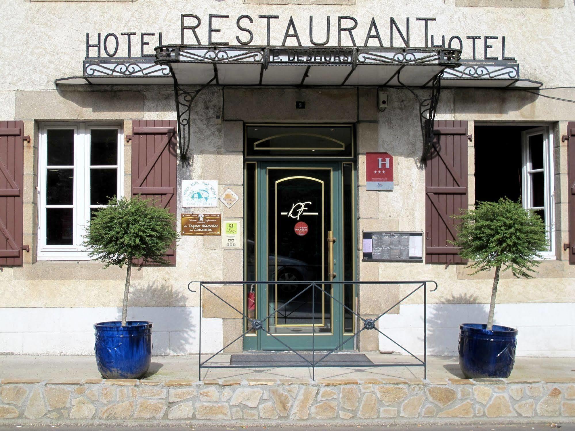 Logis Deshors-Foujanet Hotel Chamboulive ภายนอก รูปภาพ