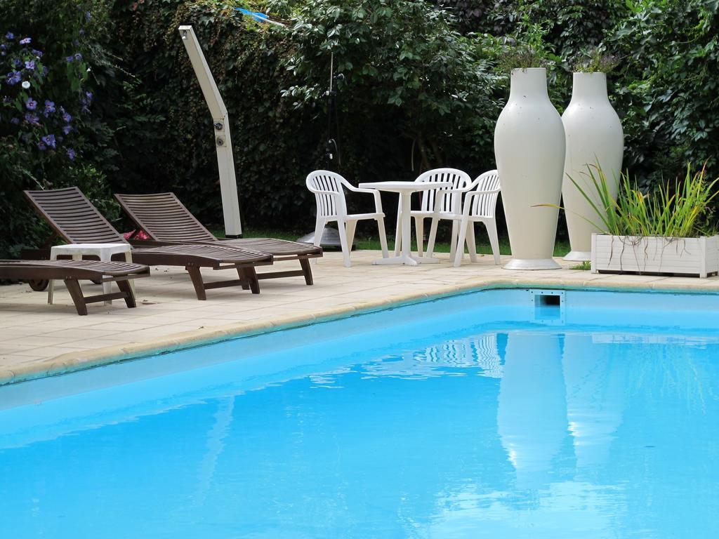 Logis Deshors-Foujanet Hotel Chamboulive ภายนอก รูปภาพ